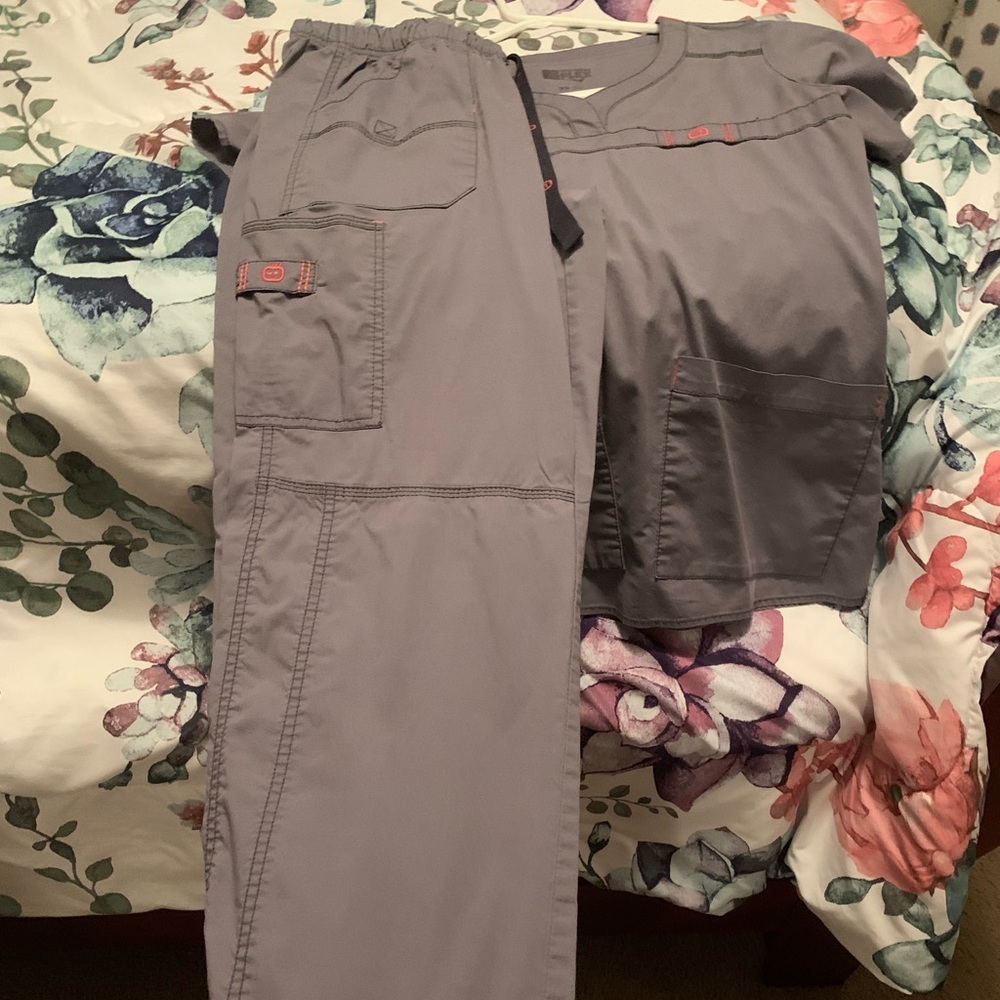 Gray Scrub Set - image 3